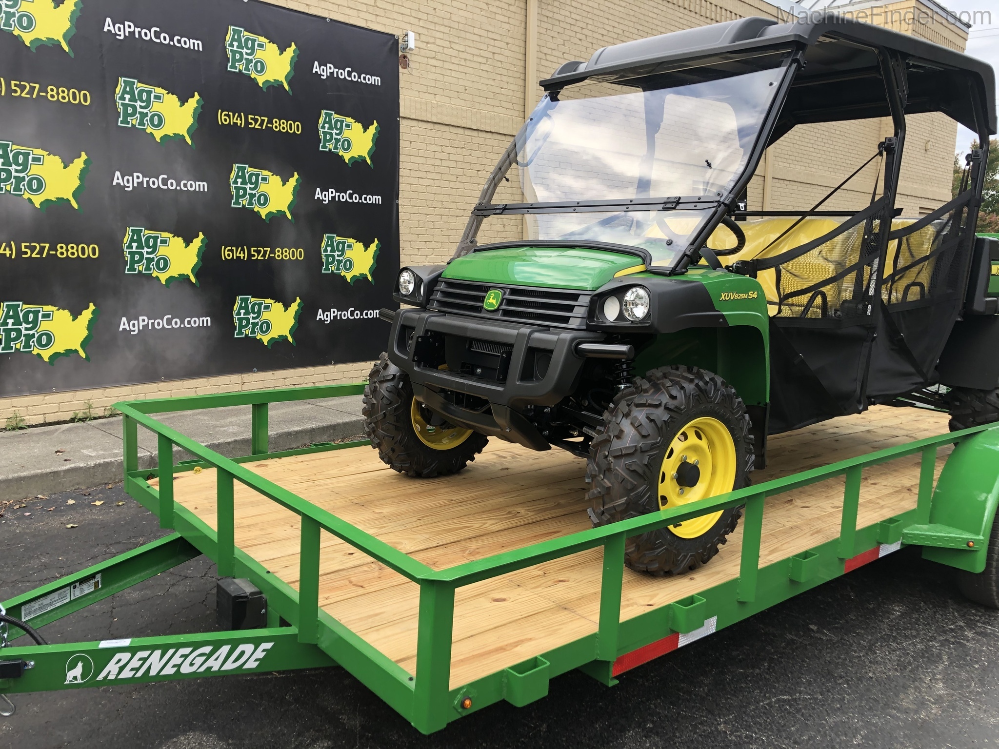 2020 John Deere 825M S4 Image 2