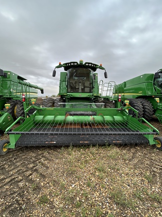 Used 2016 John Deere S680 Combines at Horizon Ag & Turf in Falher, AB - Photo4