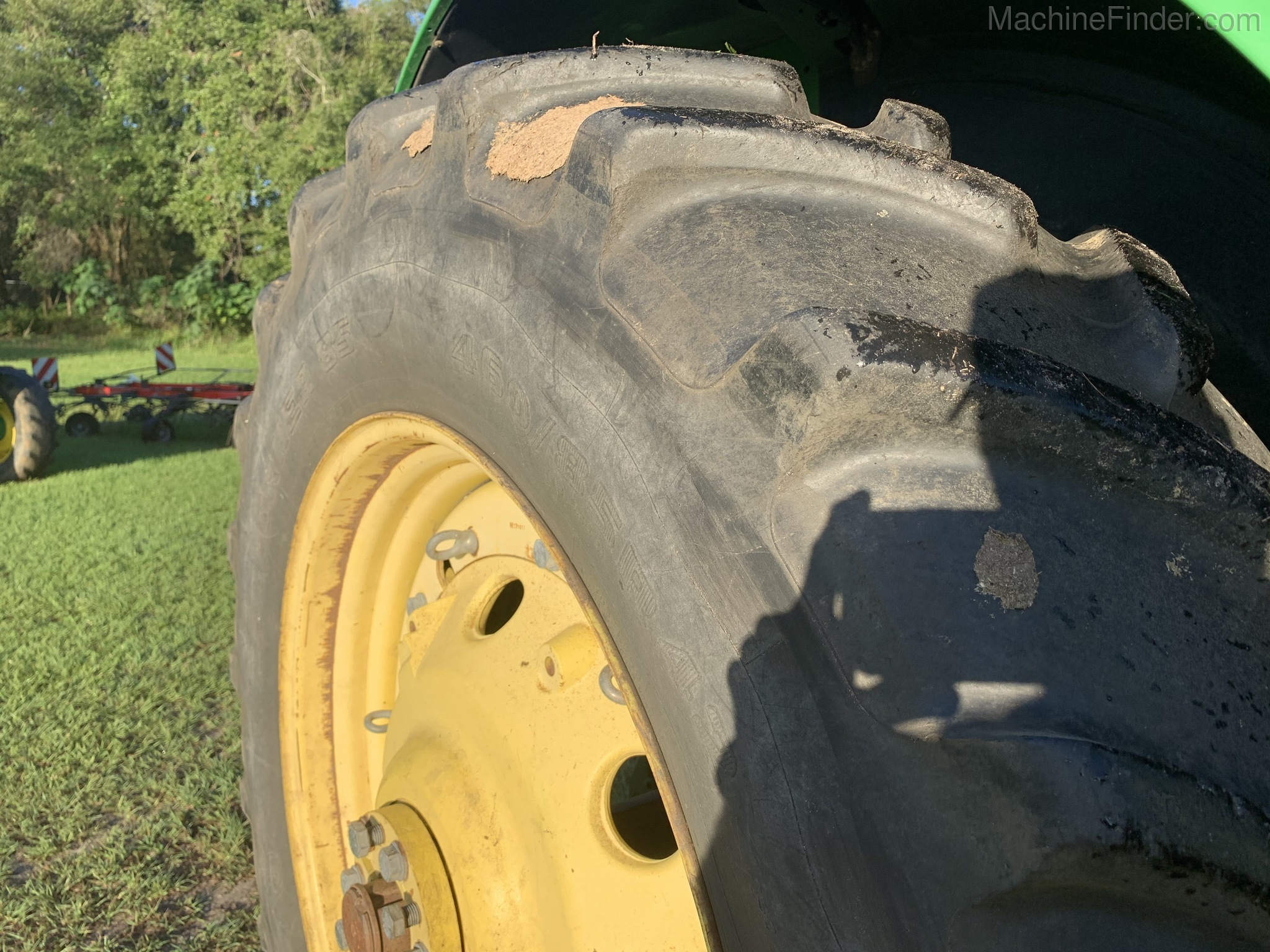 2011 John Deere 7330 Image 4