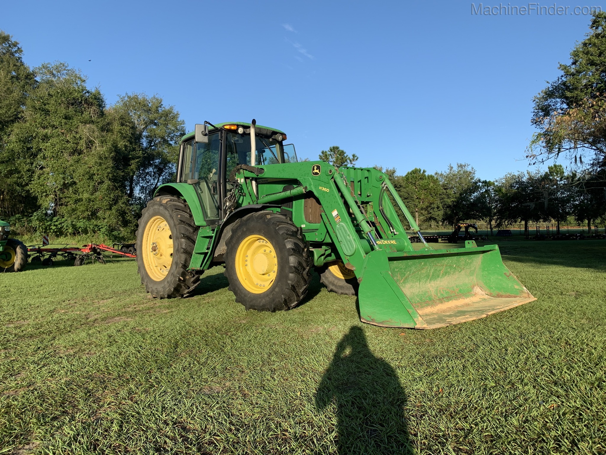 2011 John Deere 7330 Image 1