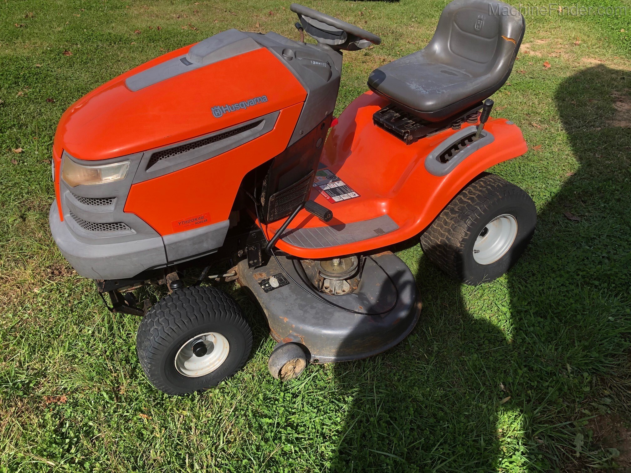 Husqvarna YTH20K46 Image 1
