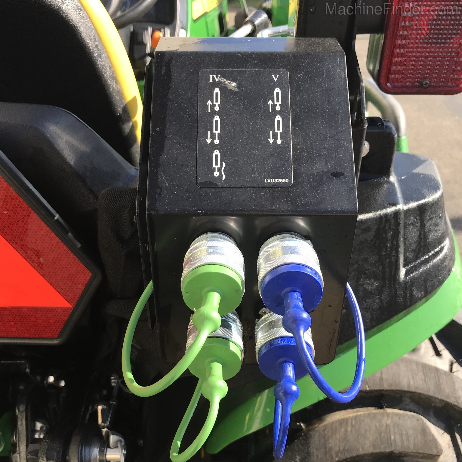 2019 John Deere 3025E Image 9