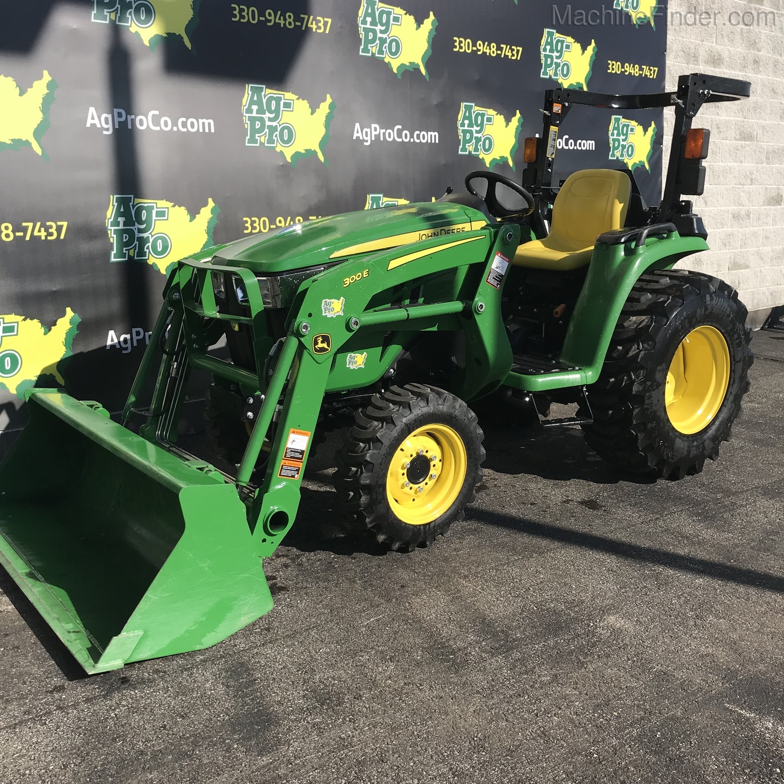 2019 John Deere 3025E Image 4
