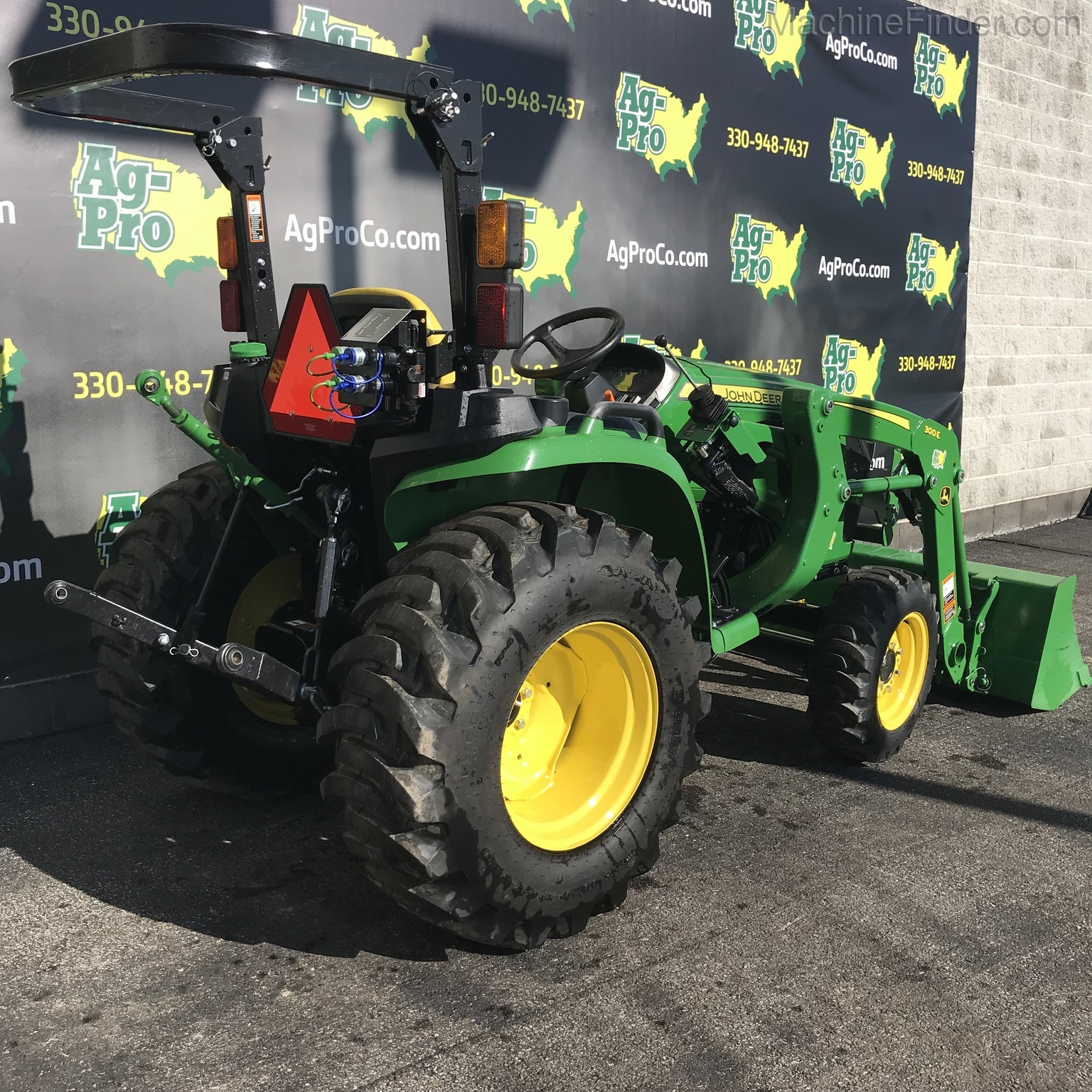 2019 John Deere 3025E Image 7
