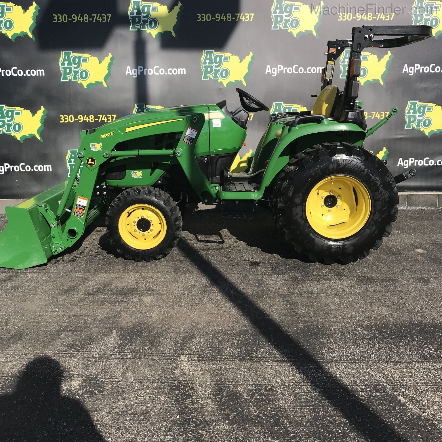 2019 John Deere 3025E Image 2