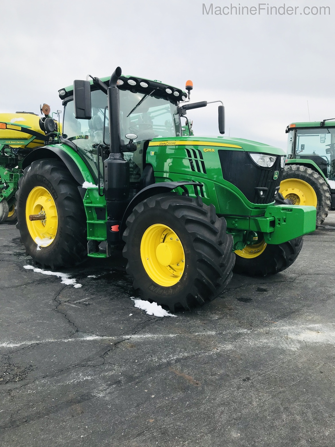 2019 John Deere 6215R Image 7