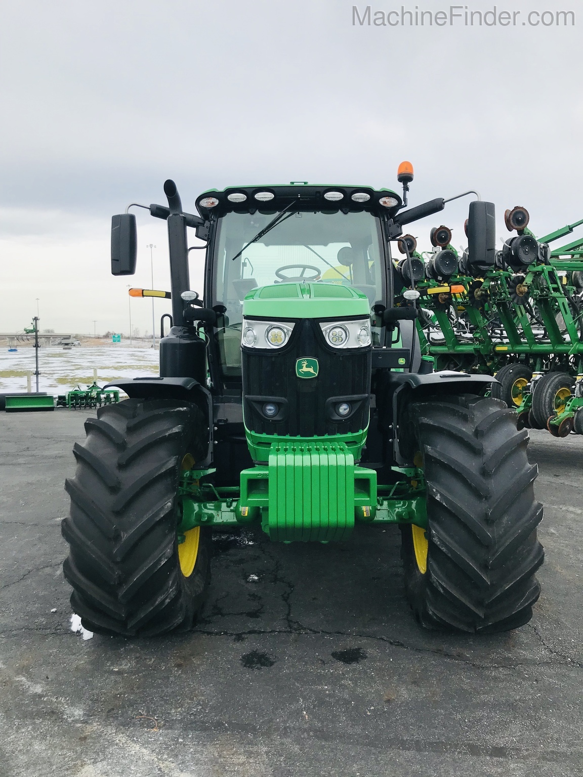 2019 John Deere 6215R Image 2