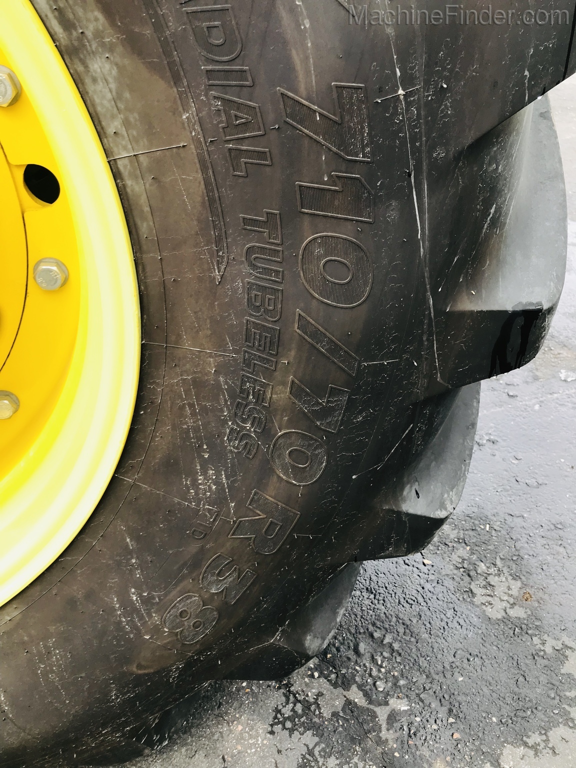 2019 John Deere 6215R Image 13