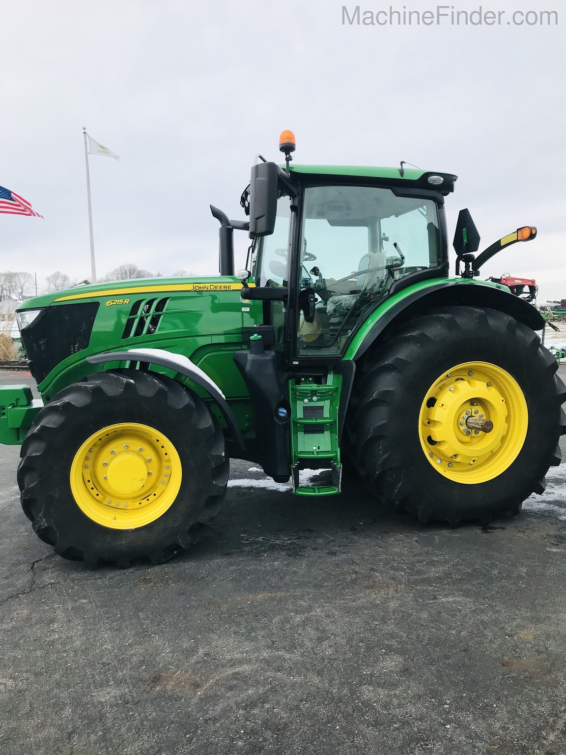 2019 John Deere 6215R Image 3