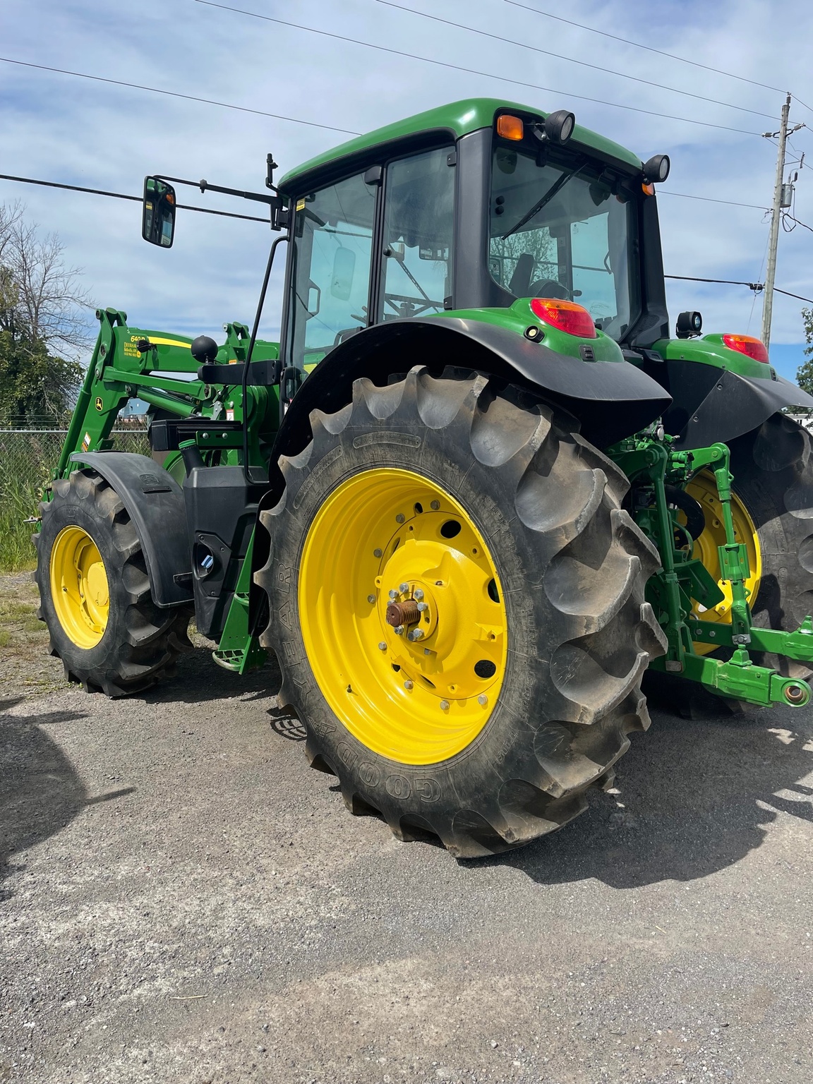 2017 John Deere 6145M Image 5