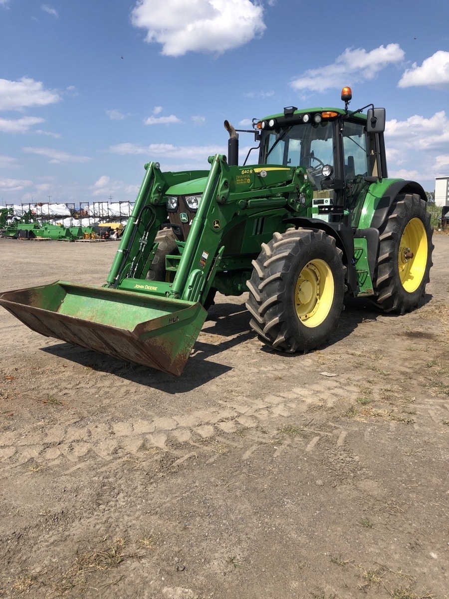 2017 John Deere 6145M Image 5
