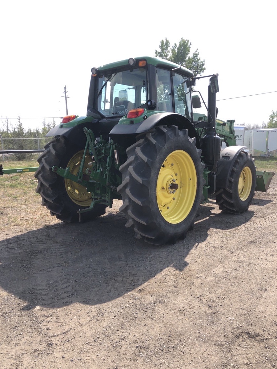 2017 John Deere 6145M Image 7