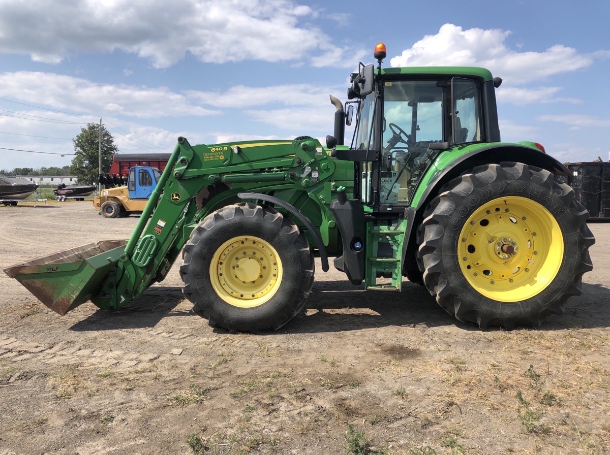 2017 John Deere 6145M Image 1