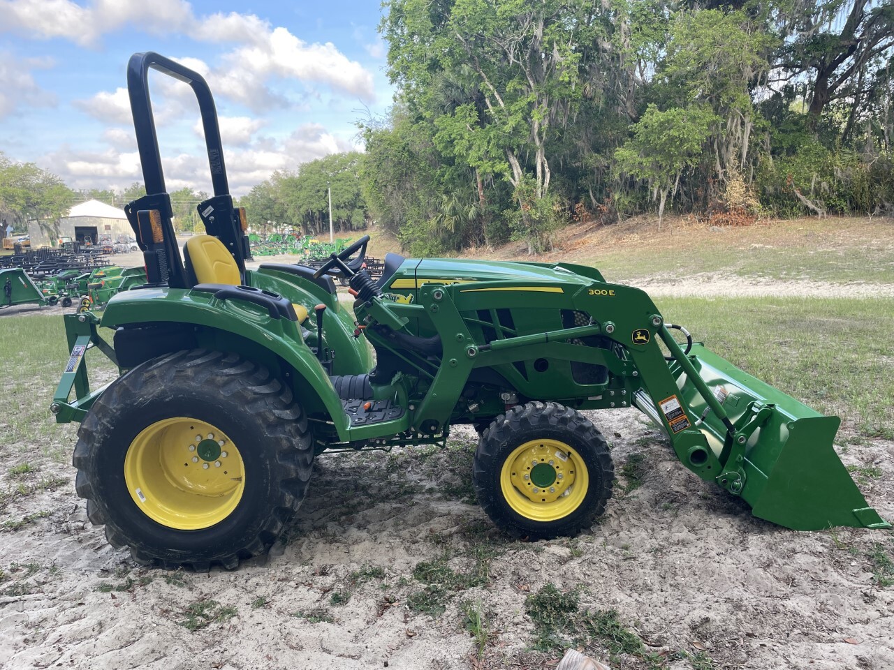 2023 John Deere 3043D Image 5