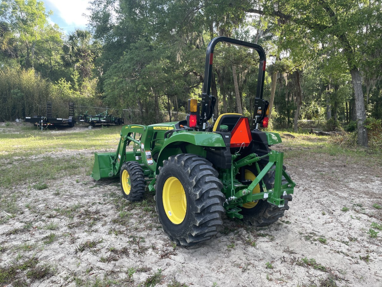 2023 John Deere 3043D Image 8