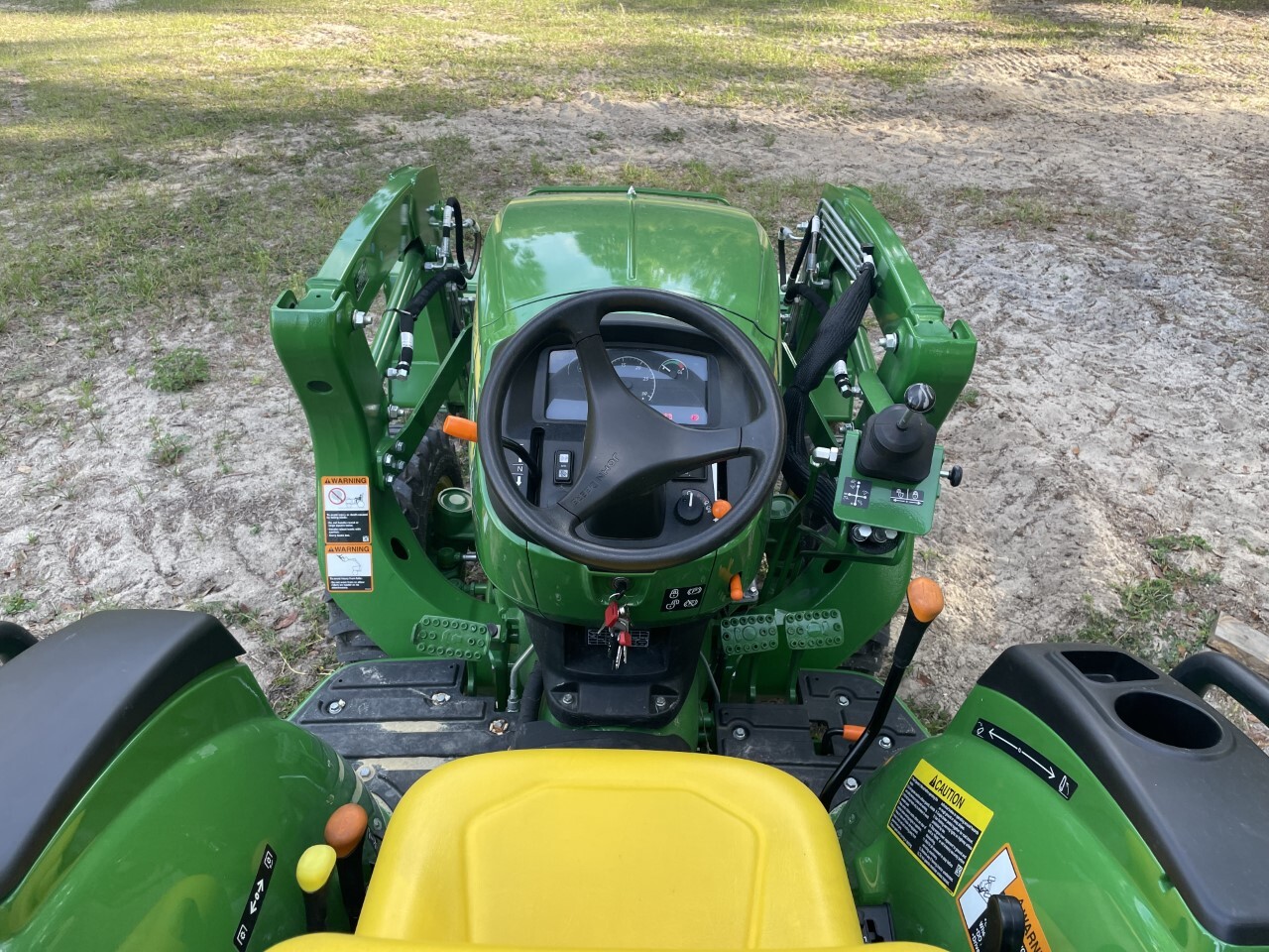 2023 John Deere 3043D Image 9