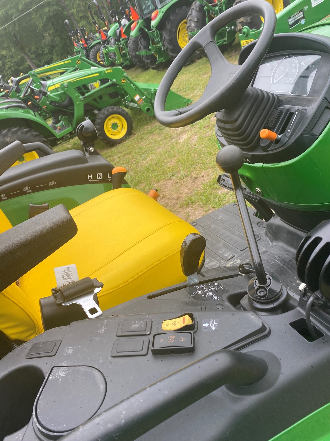 2023 John Deere 3025D Image 4