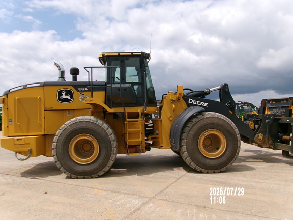 2023 John Deere 824P