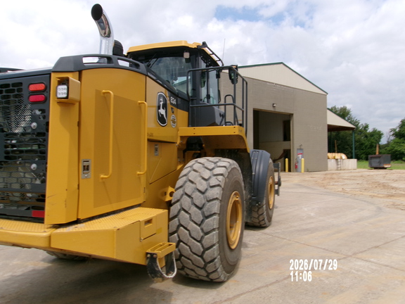2023 John Deere 824P