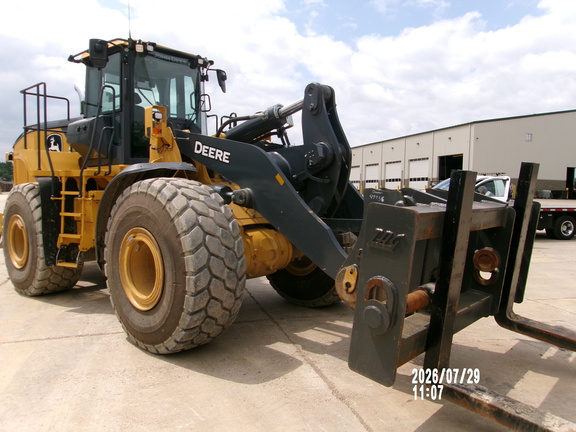 2023 John Deere 824P