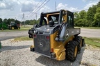 2023 John Deere 324G Image 2