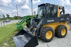 2023 John Deere 324G Image 3