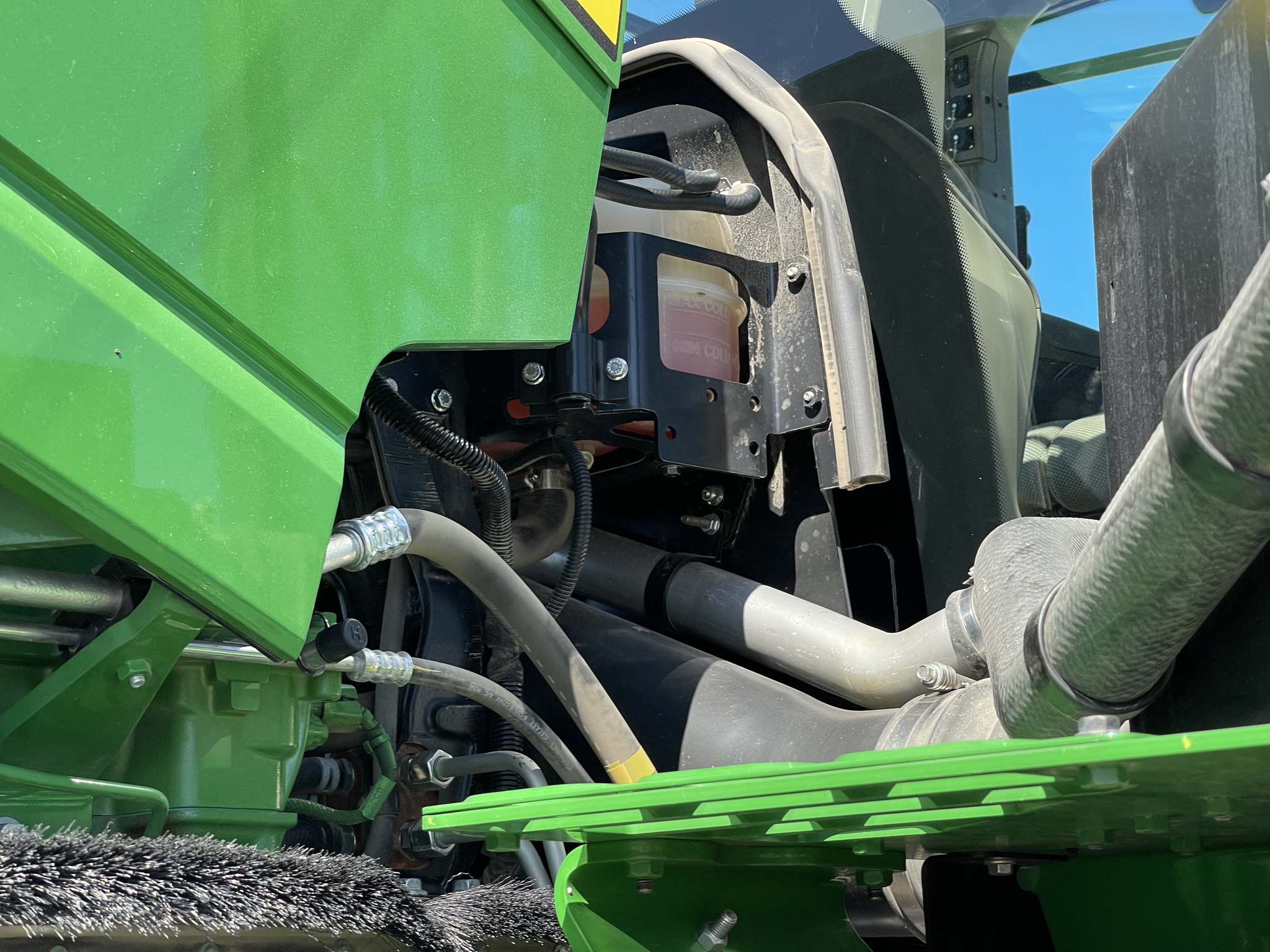  2023 John Deere 9R 490 at Heritage Tractor in Brimfield, IL