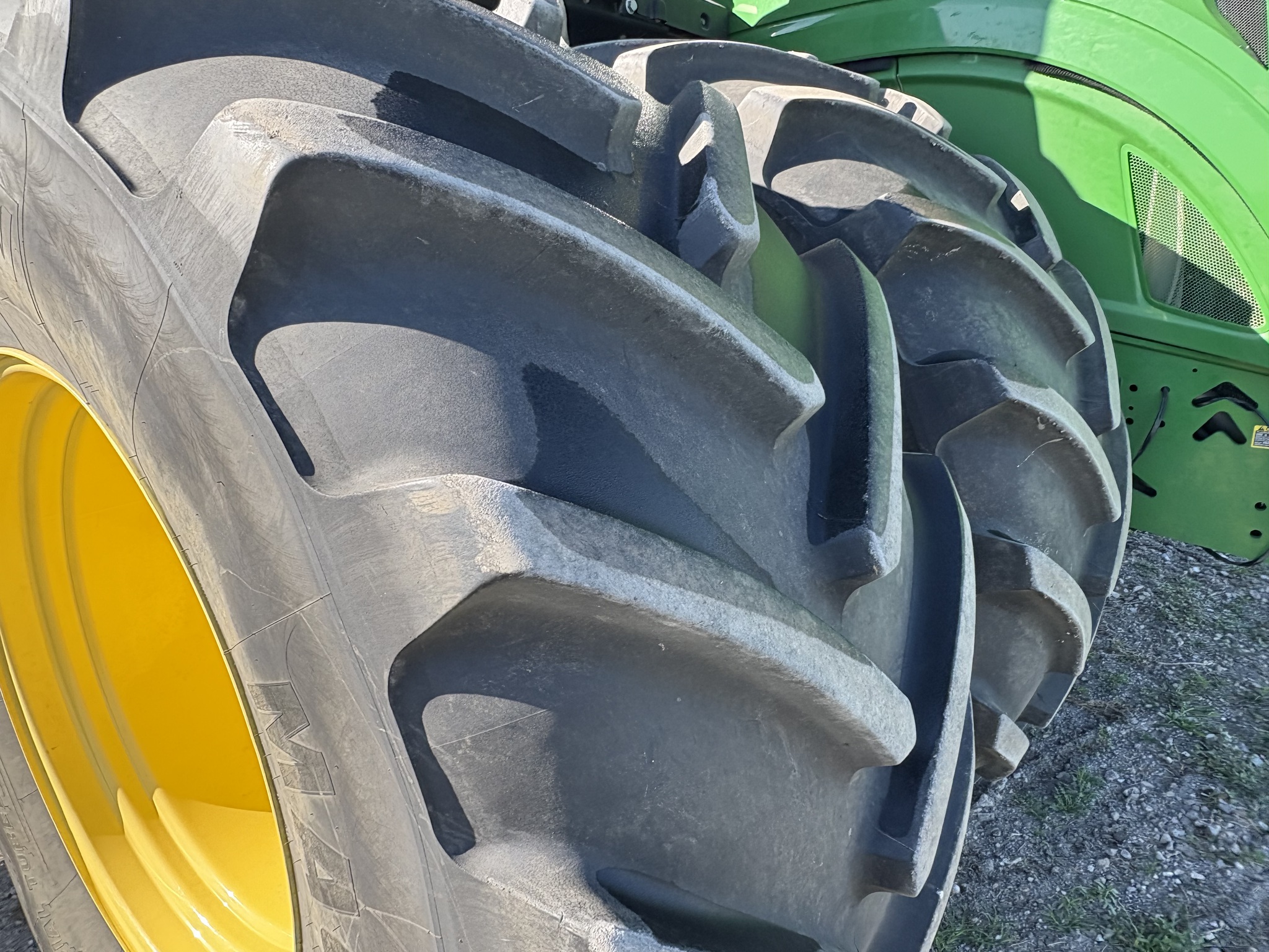  2021 John Deere 9520R at Heritage Tractor in Carthage, IL
