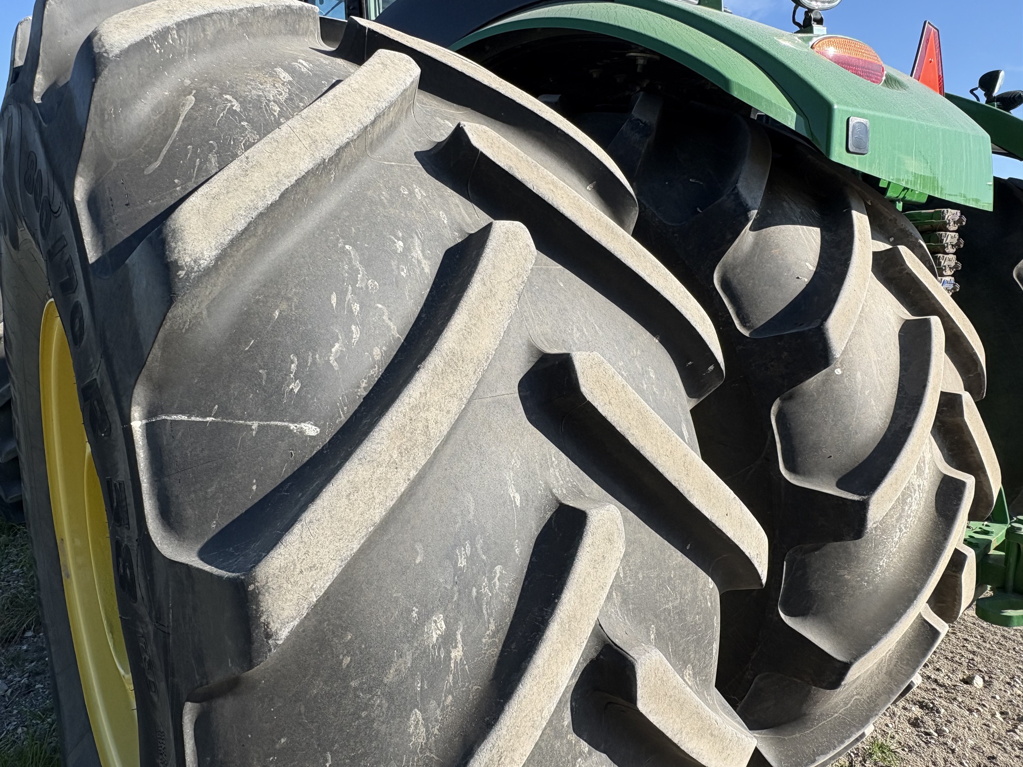  2021 John Deere 9520R at Heritage Tractor in Carthage, IL