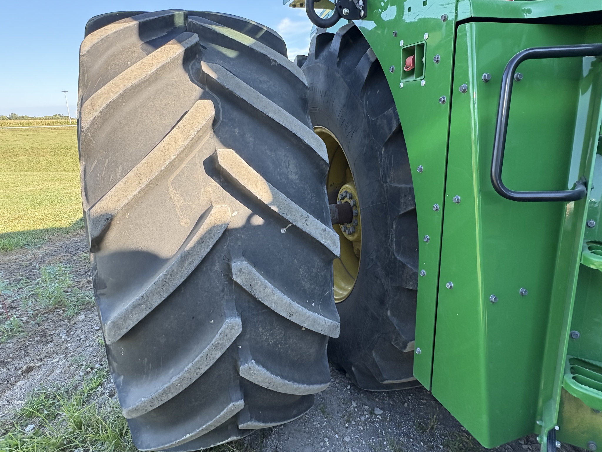  2021 John Deere 9520R at Heritage Tractor in Carthage, IL