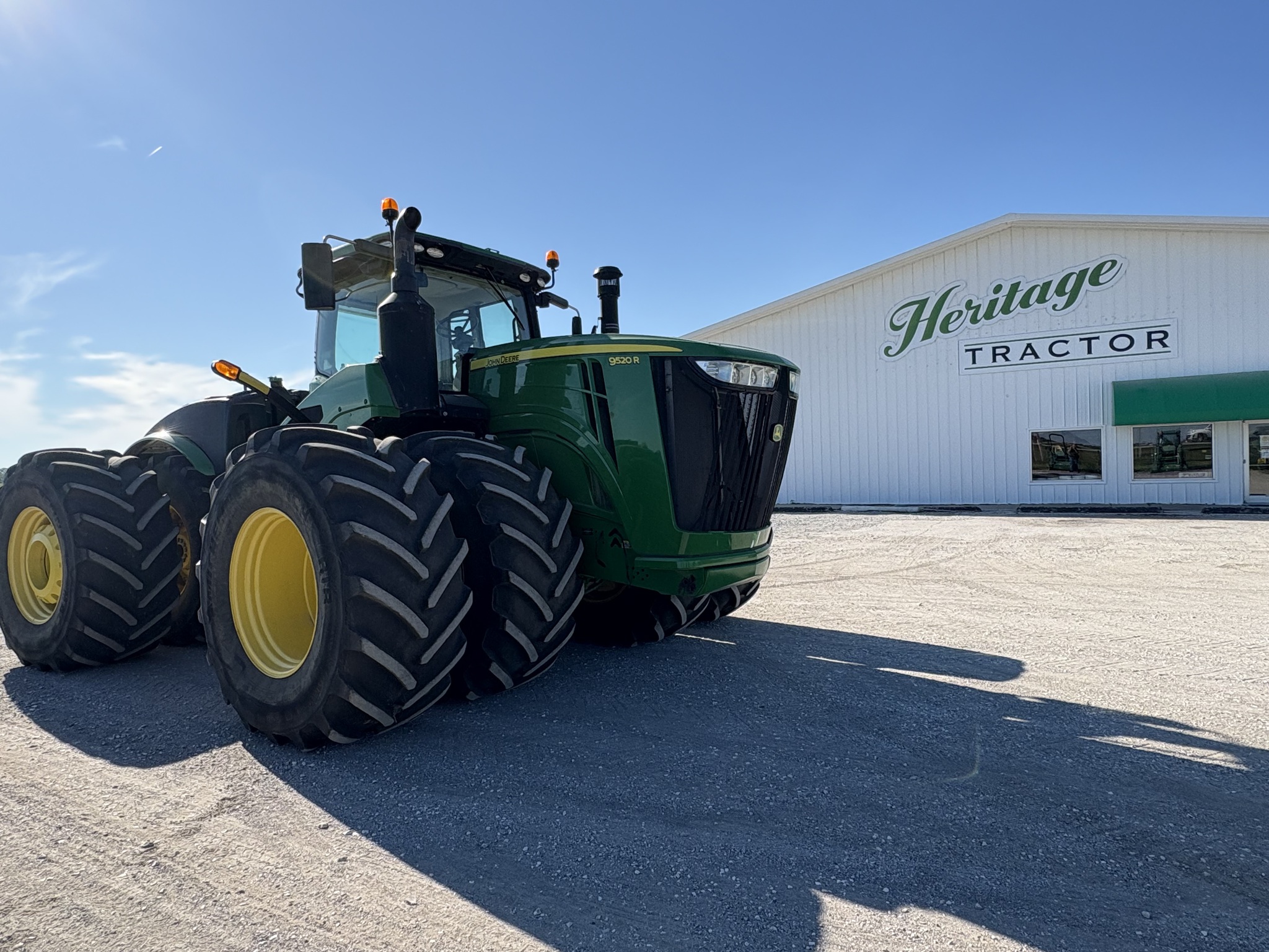  2021 John Deere 9520R at Heritage Tractor in Carthage, IL