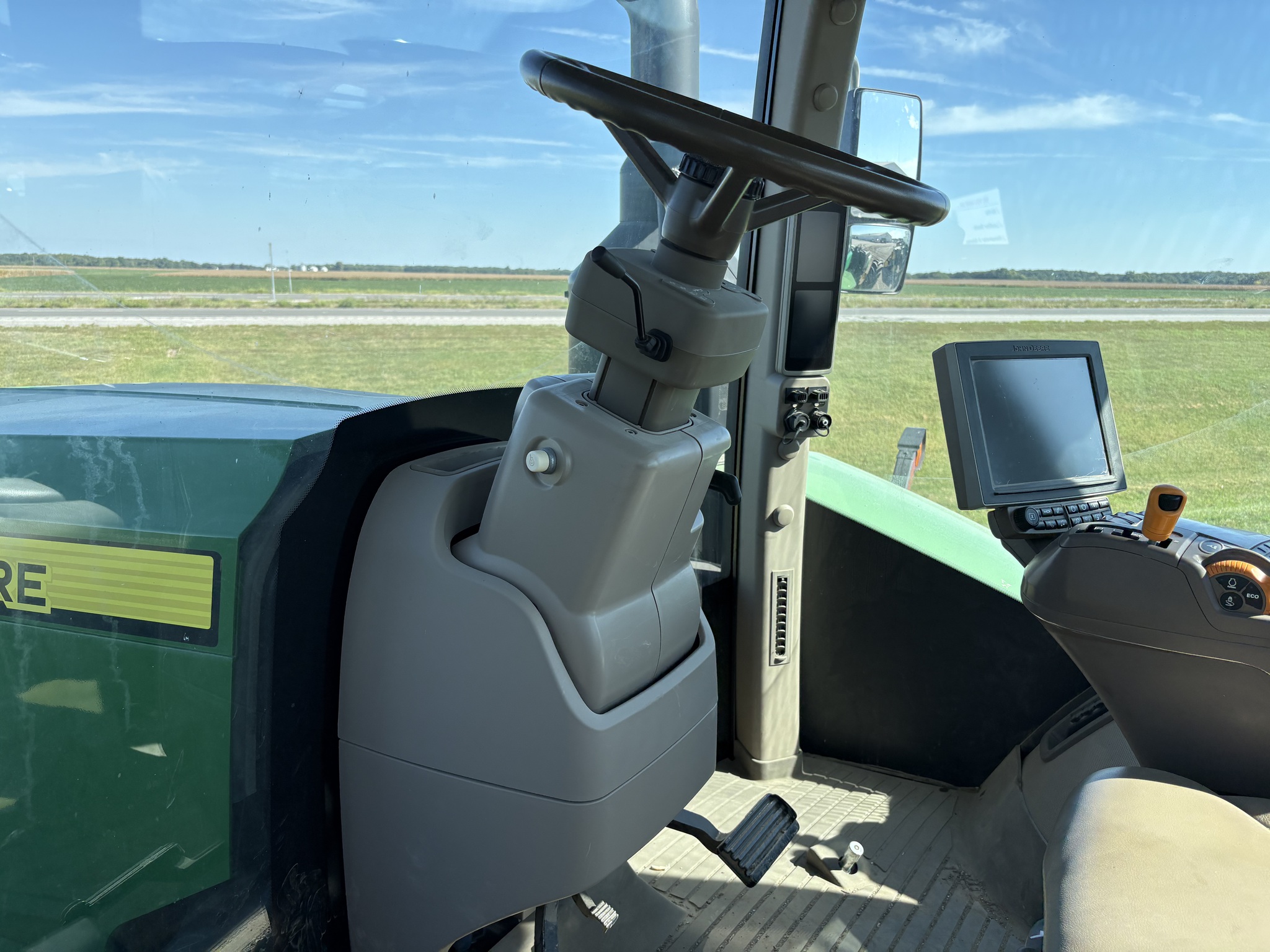  2021 John Deere 9520R at Heritage Tractor in Carthage, IL