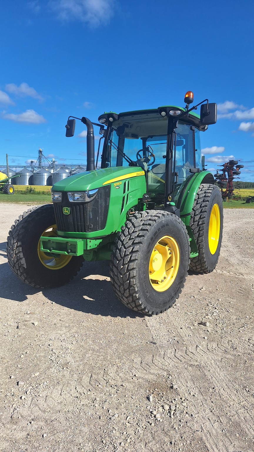 2019 John Deere 5090R Image 2