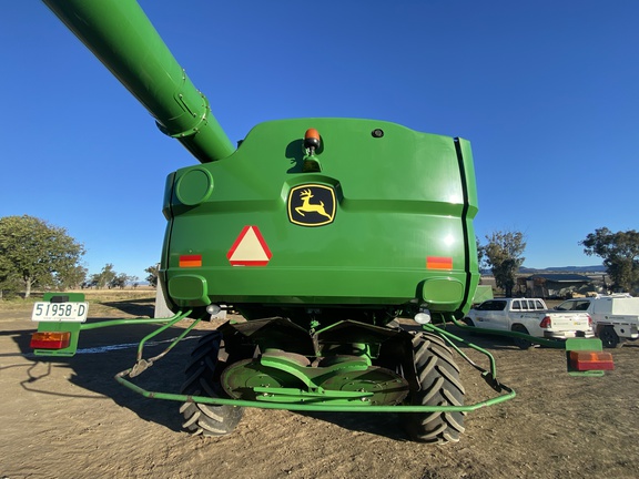 John Deere S680 image 5