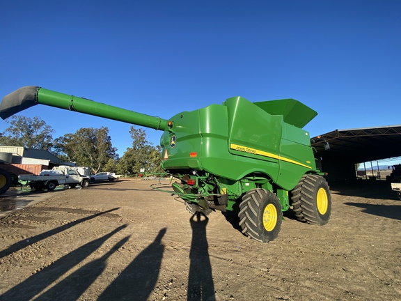 John Deere S680 image 10