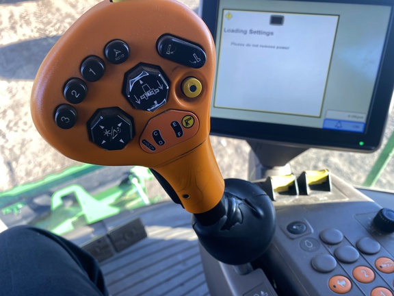 John Deere S680 image 15