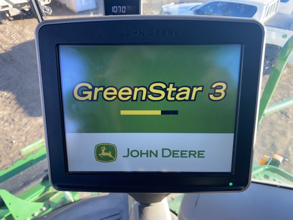 John Deere S680 image 14