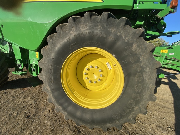 John Deere S680 image 17