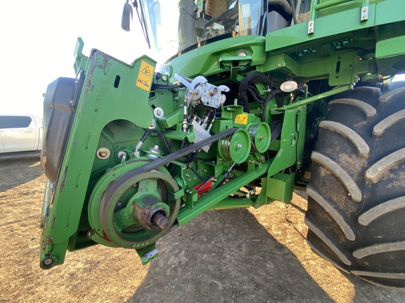 John Deere S680 image 20