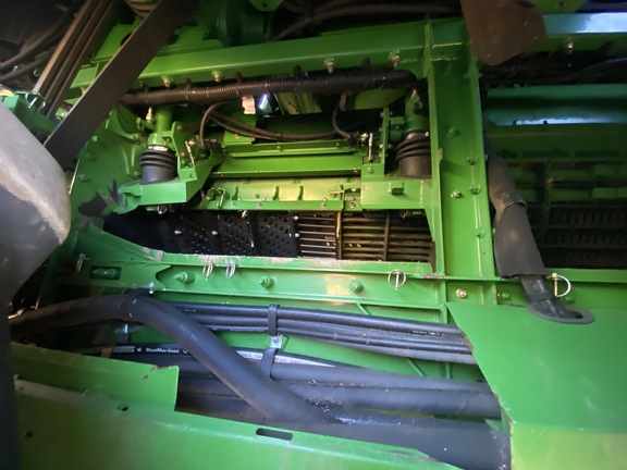 John Deere S680 image 21