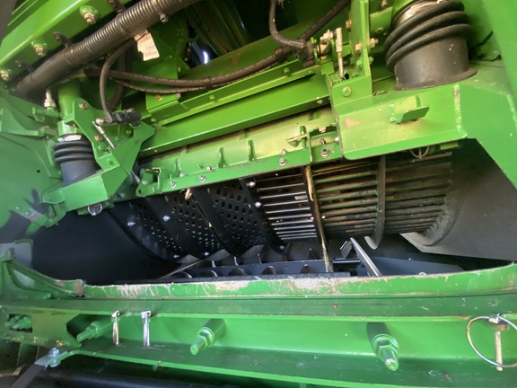 John Deere S680 image 23