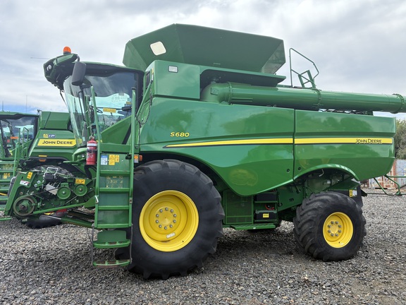 John Deere S680 image 3