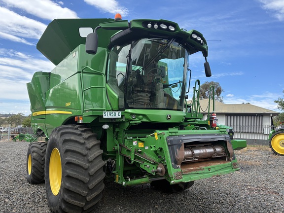 John Deere S680 image 12
