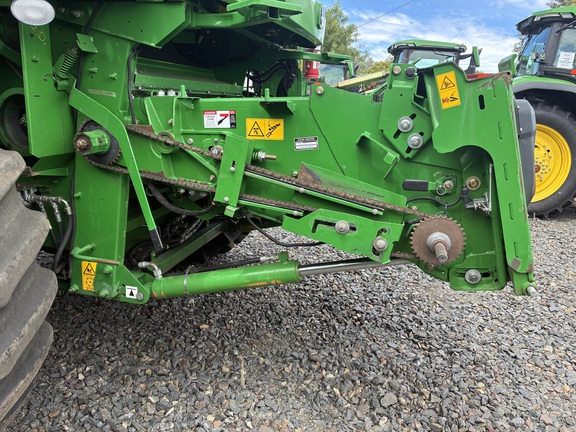 John Deere S680 image 26