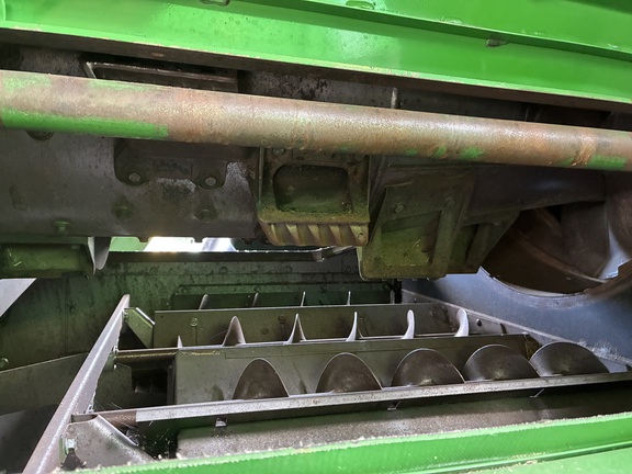 John Deere S680 image 28