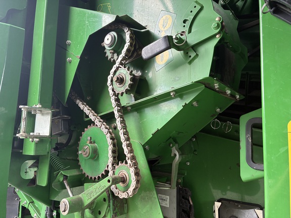 John Deere S680 image 30