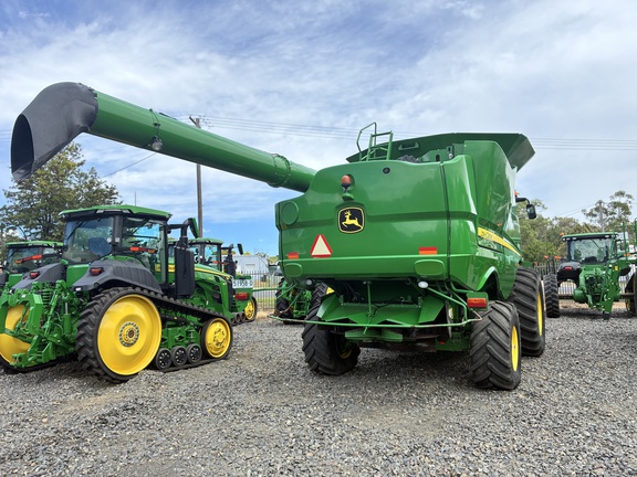 John Deere S680 image 7