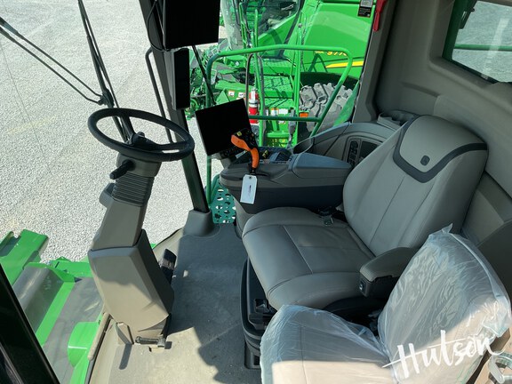 Photo of 2024 John Deere X9 1000