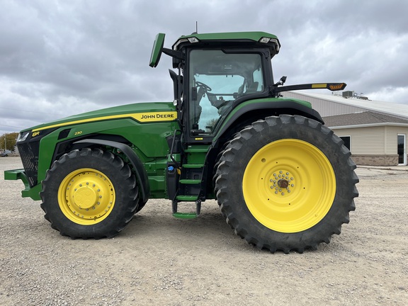 2024 John Deere 8R 230 - Photo8