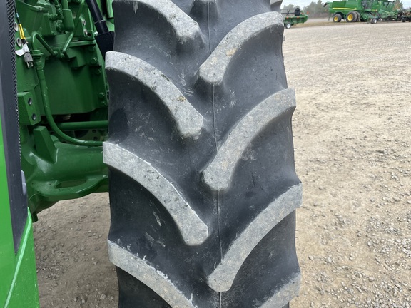 2024 John Deere 8R 230 - Photo12
